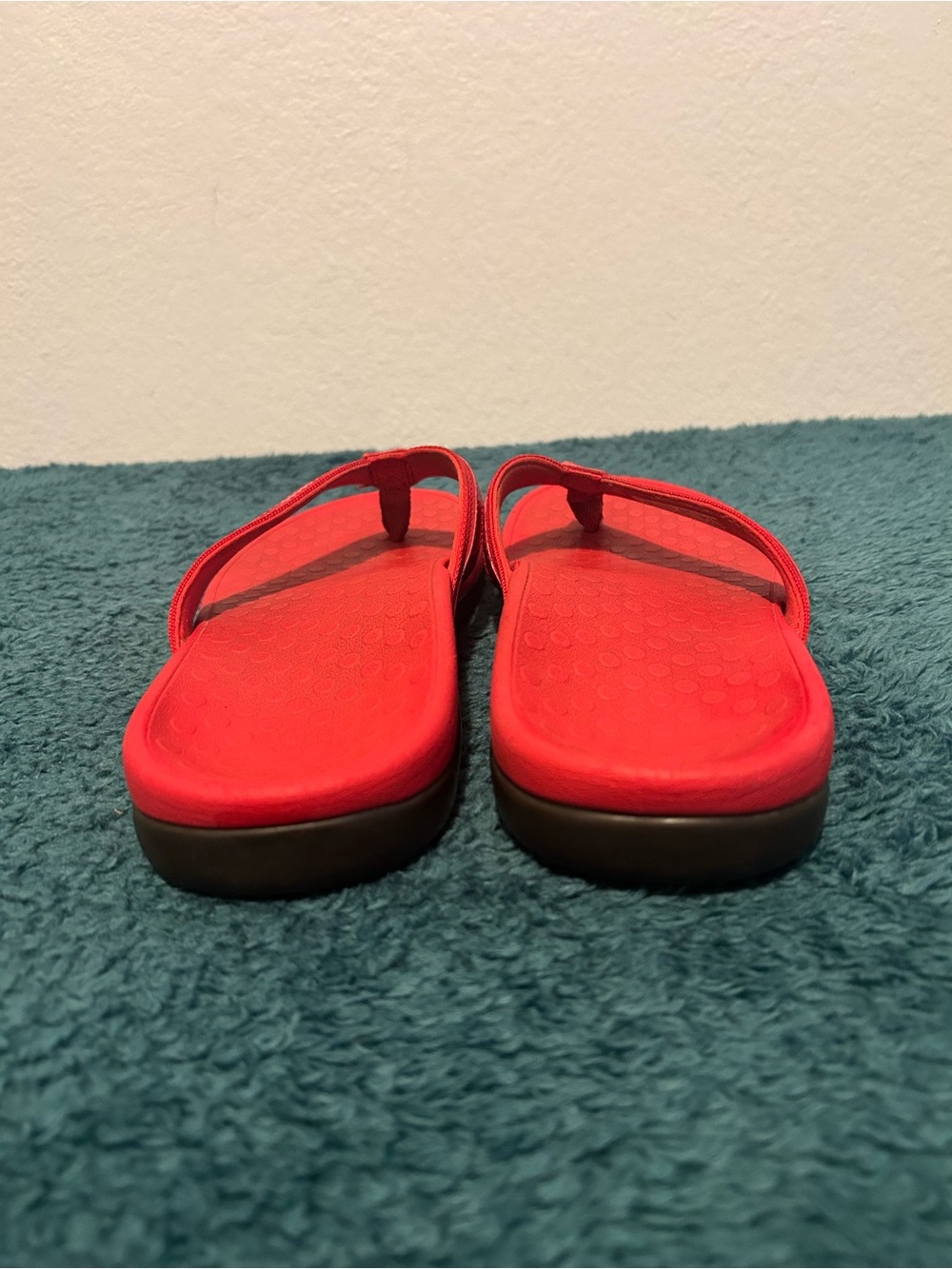 Vionic Red Women's Flip Flop Sandals - Picture 3 of 7
